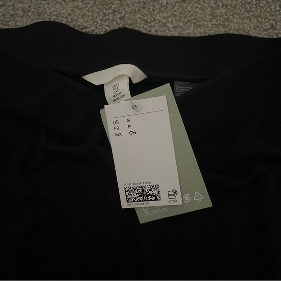 3/$45 H&M Wide leg pants - Picture 2 of 2